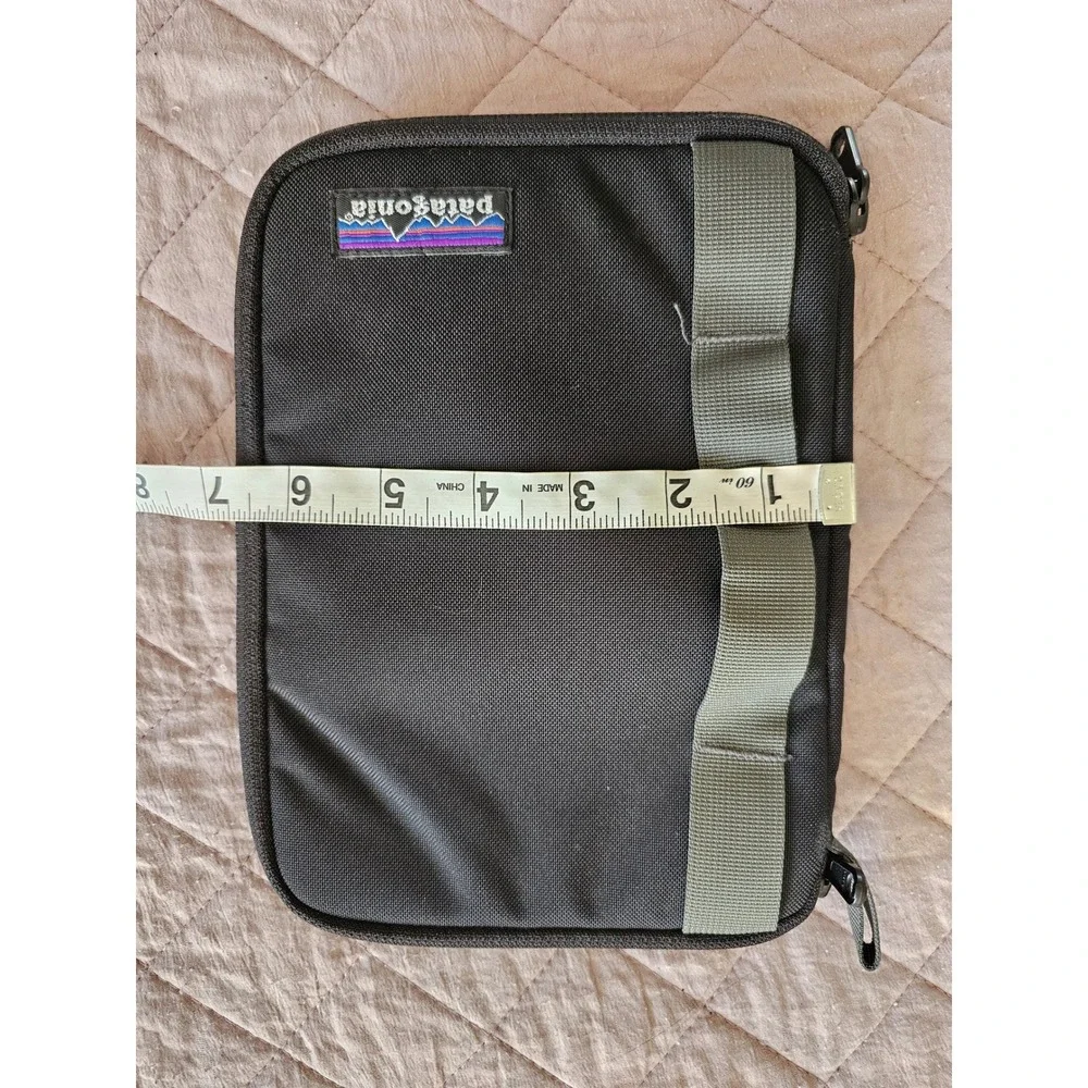 PATAGONIA Tablet Kindle Padded Zip Around Case‎